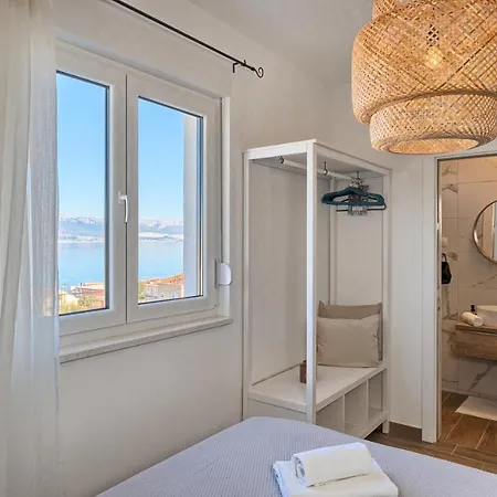 Zsuzsa's Place - Peaceful Sea View Flat * Slatine