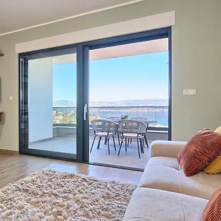 Zsuzsa's Place - Peaceful Sea View Flat *